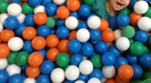 Lire la suite à propos de l’article Créer une zone de jeu avec une piscine à balles à la maison